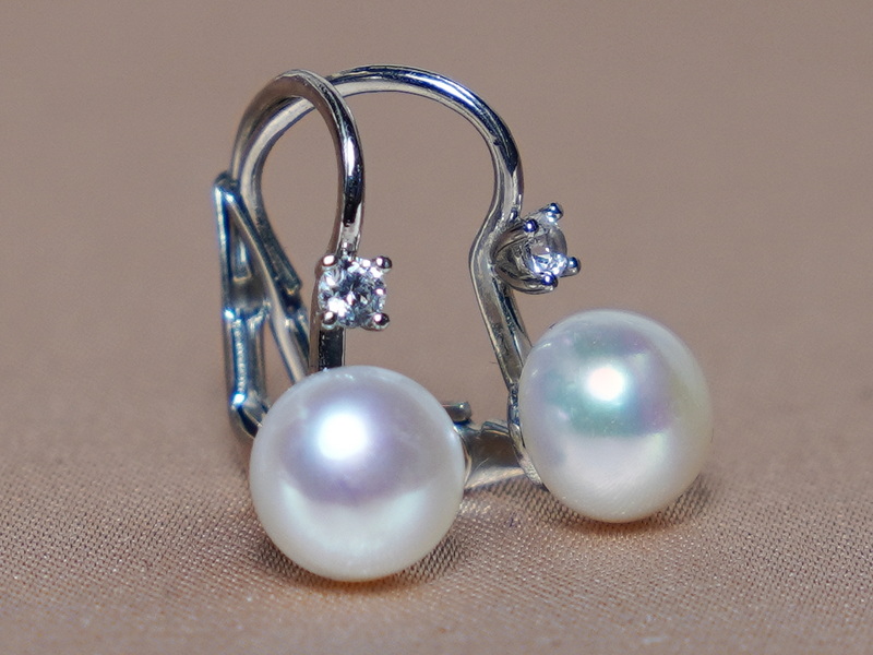 Perlové náušnice bílé zlato a zirkon BC022WBE-W Perlové náušnice bílé zlato a zirkon BC022WBE-W