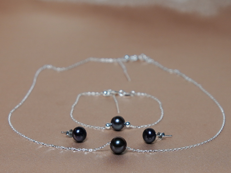 Stříbrná souprava s pravými černými perlami NB123SbU Stříbrná souprava s pravými černými perlami NB123SbU
