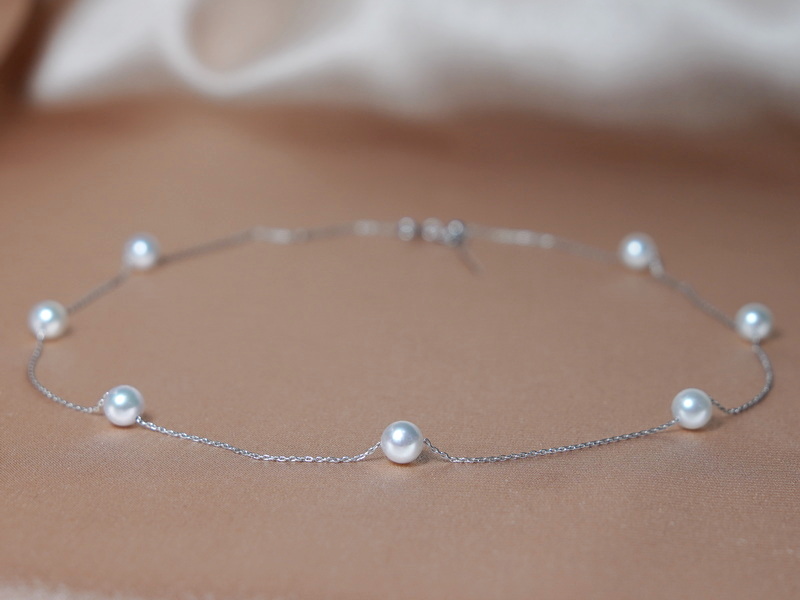 Perlový náhrdelník z japonských akoya perel na zlatém řetízku 14K APNCH002wC Perlový náhrdelník z japonských akoya perel na zlatém řetízku 14K APNCH002wC