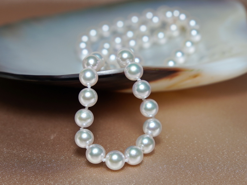 Perlový náhrdelník z japonských akoya perel Hanadama 6,5mm HANADAMA 6570 Perlový náhrdelník z japonských akoya perel Hanadama 6,5mm HANADAMA 6570