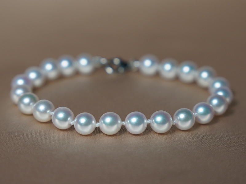 Perlový náramek japonské akoya perly 7mm APB7075C Perlový náramek japonské akoya perly 7mm APB7075C