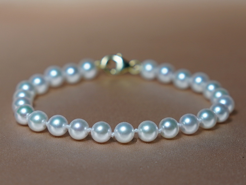 Perlový náramek japonské akoya perly 6mm APB6065C Perlový náramek japonské akoya perly 6mm APB6065C
