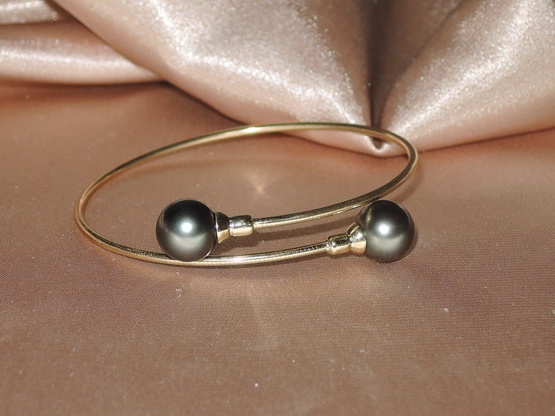 Zlatý náramek 18K s tahitskými perlami AAA TPB100y-B Zlatý náramek 18K s tahitskými perlami AAA TPB100y-B