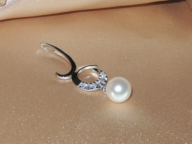 Přívěsek s perlou BC03SP-W Přívěsek s perlou BC03SP-W