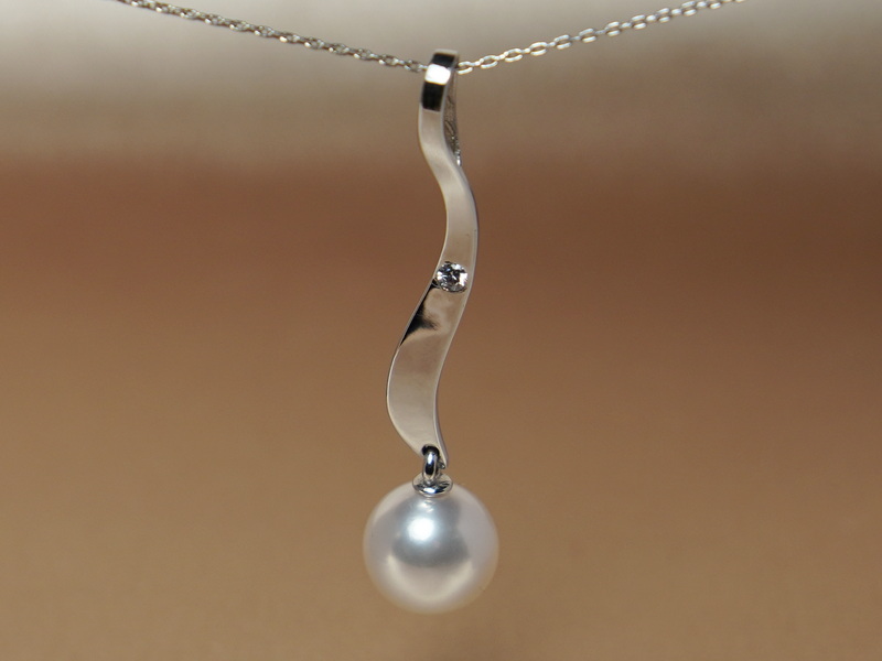 Přívěsek s perlou BC04SP-W Přívěsek s perlou BC04SP-W