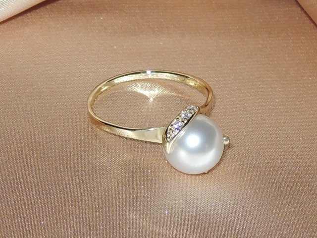 Zlatý prsten 14K s japonskou akoya perlou 9mm BC05YR-A Zlatý prsten 14K s japonskou akoya perlou 9mm BC05YR-A