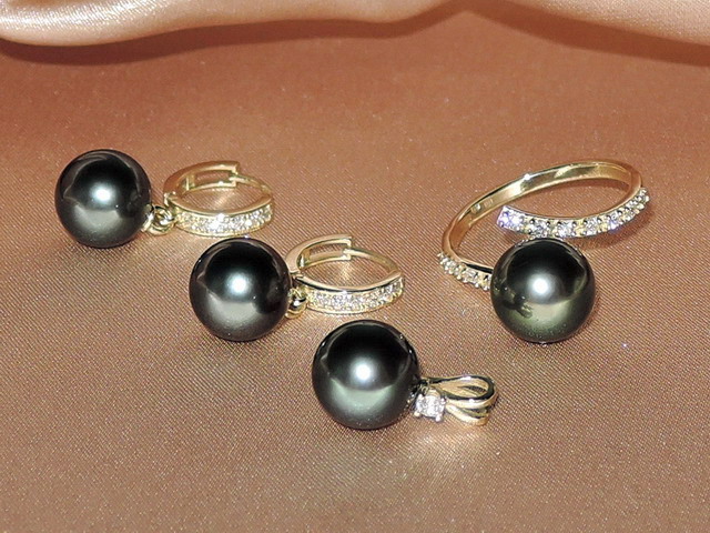 Zlaté šperky s tahitskými perlami BC120YS-T Zlaté šperky s tahitskými perlami BC120YS-T