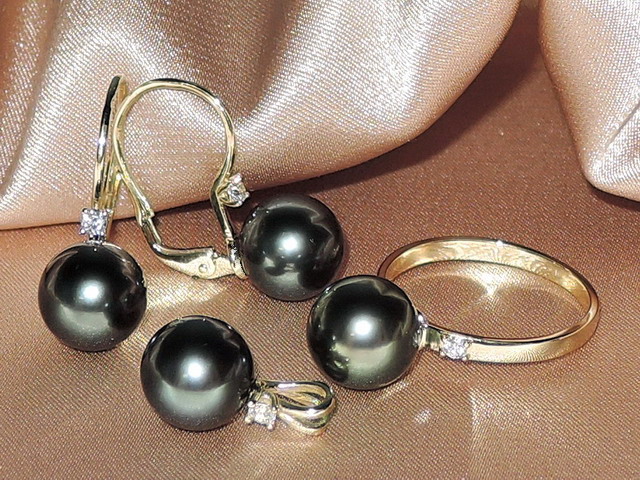 Set šperků z tahitských perel s brilianty BC140YS-T Set šperků z tahitských perel s brilianty BC140YS-T