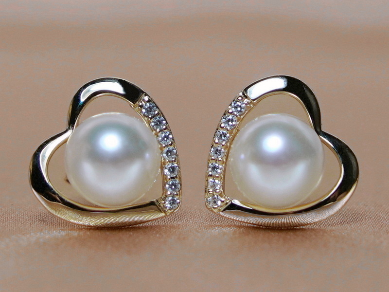 Zlaté napichovací náušnice se sladkovodní perlou WW013YE-FW Zlaté napichovací náušnice se sladkovodní perlou WW013YE-FW