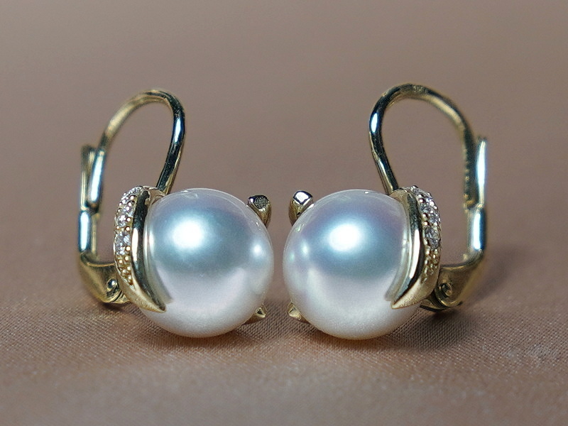 Zlaté náušnice mořská akoya perla s brilianty BC05YE-A Zlaté náušnice mořská akoya perla s brilianty BC05YE-A