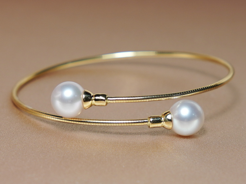 Zlatý náramek 18 kt. s perlami Jižního Pacifiku WPB100y-B Zlatý náramek 18 kt. s perlami Jižního Pacifiku WPB100y-B