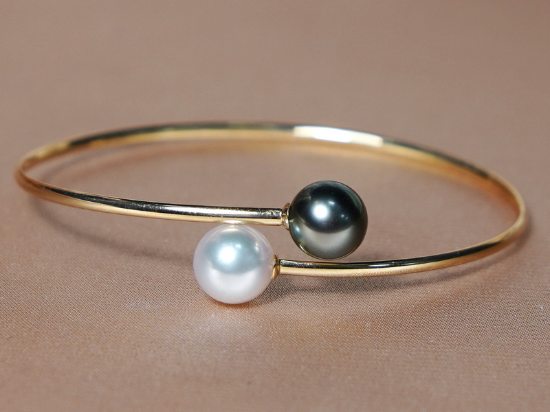 Zlatý náramek 18K s tahitskou a akoya perlou WW08YB-AT Zlatý náramek 18K s tahitskou a akoya perlou WW08YB-AT