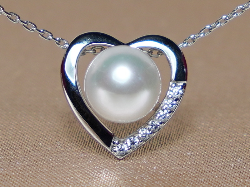 Zlatý přívěsek 14K s pravou mořskou perlou WW011WP-A Zlatý přívěsek 14K s pravou mořskou perlou WW011WP-A