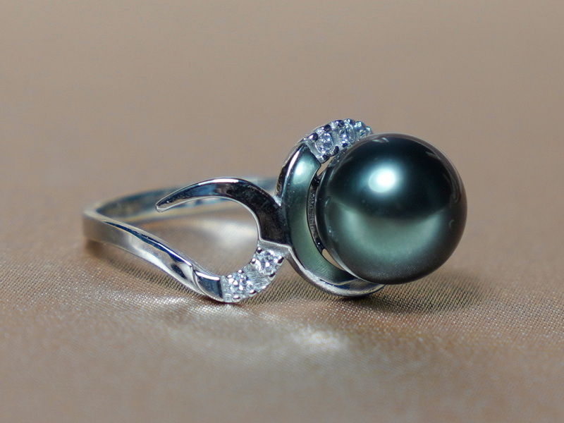 Zlatý prsten s pravou tahitskou perlou a brilianty BC03WR-T Zlatý prsten s pravou tahitskou perlou a brilianty BC03WR-T