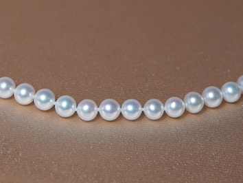 Náhrdelník sněhobílé perly 6mm AAA RSN6065AAAwD Náhrdelník sněhobílé perly 6mm AAA RSN6065AAAwD