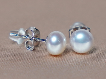 Napichávací perlové náušnice BFE585AAAwP Napichávací perlové náušnice BFE585AAAwP