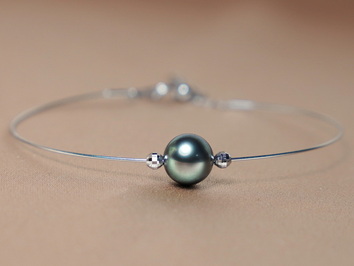 Zlatý náramek 18K s tahitskou perlou AAA WW07WB-T Zlatý náramek 18K s tahitskou perlou AAA WW07WB-T