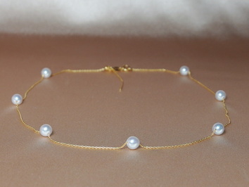 Náhrdelník z japonských akoya perel na zlatém řetízku 14K APNCH002C Náhrdelník z japonských akoya perel na zlatém řetízku 14K APNCH002C