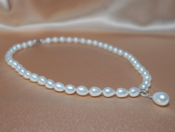 Perlový náhrdelník OSN077wM Perlový náhrdelník OSN077wM