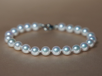 Perlový náramek japonské akoya perly 7mm APB7075C Perlový náramek japonské akoya perly 7mm APB7075C
