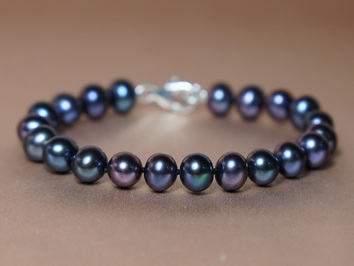 Perlový náramek černé říční perly  NRSB7585AAAbAE