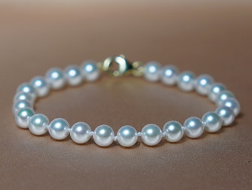 Perlový náramek japonské akoya perly 6mm APB6065C Perlový náramek japonské akoya perly 6mm APB6065C