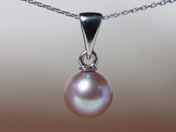 Přívěsek s lososovorůžovou říční perlou RPP001lM Přívěsek s lososovorůžovou říční perlou RPP001lM