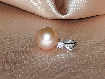 Přívěsek s perlou BC025SP-P Přívěsek s perlou BC025SP-P