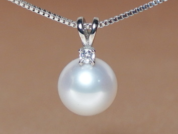 Přívěsek s perlou BC025WFP-W Přívěsek s perlou BC025WFP-W