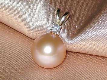 Přívěsek s perlou BC025YFP-P Přívěsek s perlou BC025YFP-P