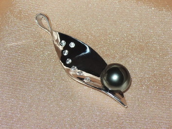 Přívěsek s perlou BC02WP-T Přívěsek s perlou BC02WP-T