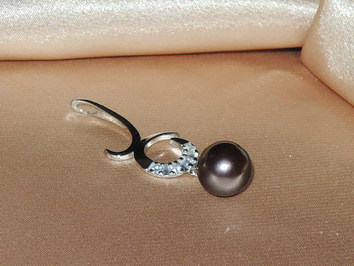 Přívěsek s perlou BC03SP-B Přívěsek s perlou BC03SP-B