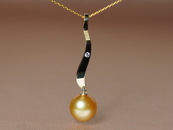 Zlatý přívěsek s perlou Jižního Pacifiku BC04YP-G Zlatý přívěsek s perlou Jižního Pacifiku BC04YP-G