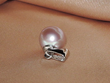 Přívěsek s lososovorůžovou říční perlou RPP001lM Přívěsek s lososovorůžovou říční perlou RPP001lM