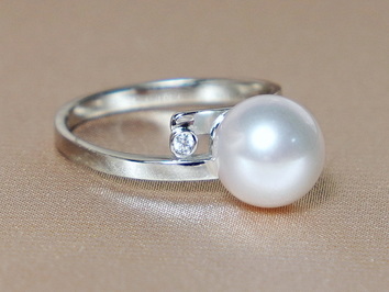 Zlatý prsten s akoya perlou BC04WR-A Zlatý prsten s akoya perlou BC04WR-A