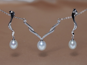 Set šperků se zirkony a pravými perlami PS2040SH Set šperků se zirkony a pravými perlami PS2040SH