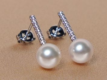 Stříbrné náušnice s perlami WW015SE-FW Stříbrné náušnice s perlami WW015SE-FW