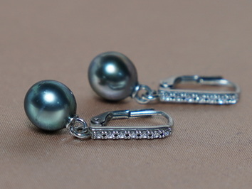 Stříbrné perlové náušnice s tahitskými perlami BC024SE-T Stříbrné perlové náušnice s tahitskými perlami BC024SE-T