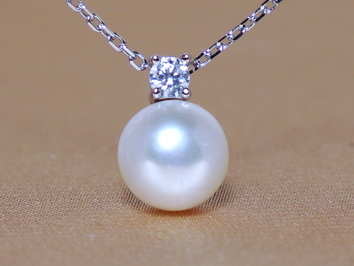 Stříbrný náhrdelník se zirkonem a perlou PN2400SH Stříbrný náhrdelník se zirkonem a perlou PN2400SH