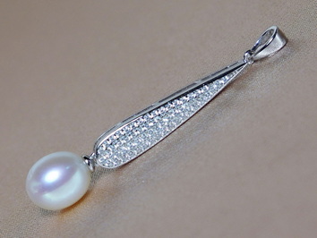 Stříbrný přívěsek se sladkovodní perlou PP2283SH