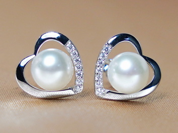 Zlaté náušnice 14K s mořskou perlou WW014WE-A Zlaté náušnice 14K s mořskou perlou WW014WE-A