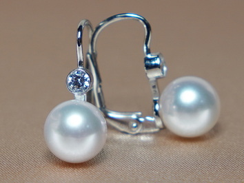 Perlové náušnice DS222WE-A Perlové náušnice DS222WE-A