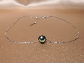 Zlatý náhrdelník 14K s černou tahitskou perlou AAA TPN777AAAwG Zlatý náhrdelník 14K s černou tahitskou perlou AAA TPN777AAAwG