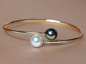 Zlatý náramek 18K s tahitskou a akoya perlou WW08YB-AT Zlatý náramek 18K s tahitskou a akoya perlou WW08YB-AT