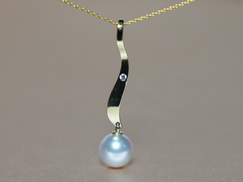 Zlatý přívěsek s akoya perlou BC04YP-A Zlatý přívěsek s akoya perlou BC04YP-A