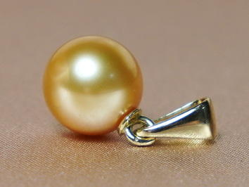 Zlatý přívěsek s perlou Jižního Pacifiku SSPPZGC Zlatý přívěsek s perlou Jižního Pacifiku SSPPZGC