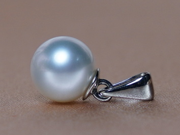 Zlatý přívěsek s perlou Jižního Pacifiku SSwP002B