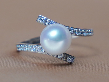 Zlatý prsten s perlou BC029WFR-W Zlatý prsten s perlou BC029WFR-W