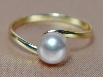 Zlatý prsten s říční perlou BC028YBR-P Zlatý prsten s říční perlou BC028YBR-P
