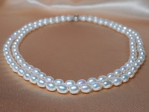 Dvouřadý, Třířadý perlový náhrdelník